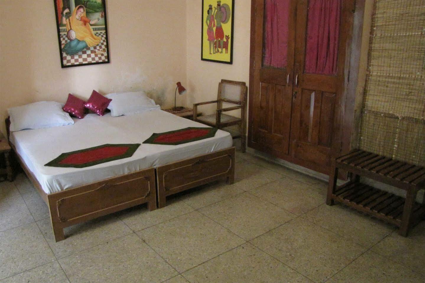 Granny'S Inn Waranasi Zewnętrze zdjęcie